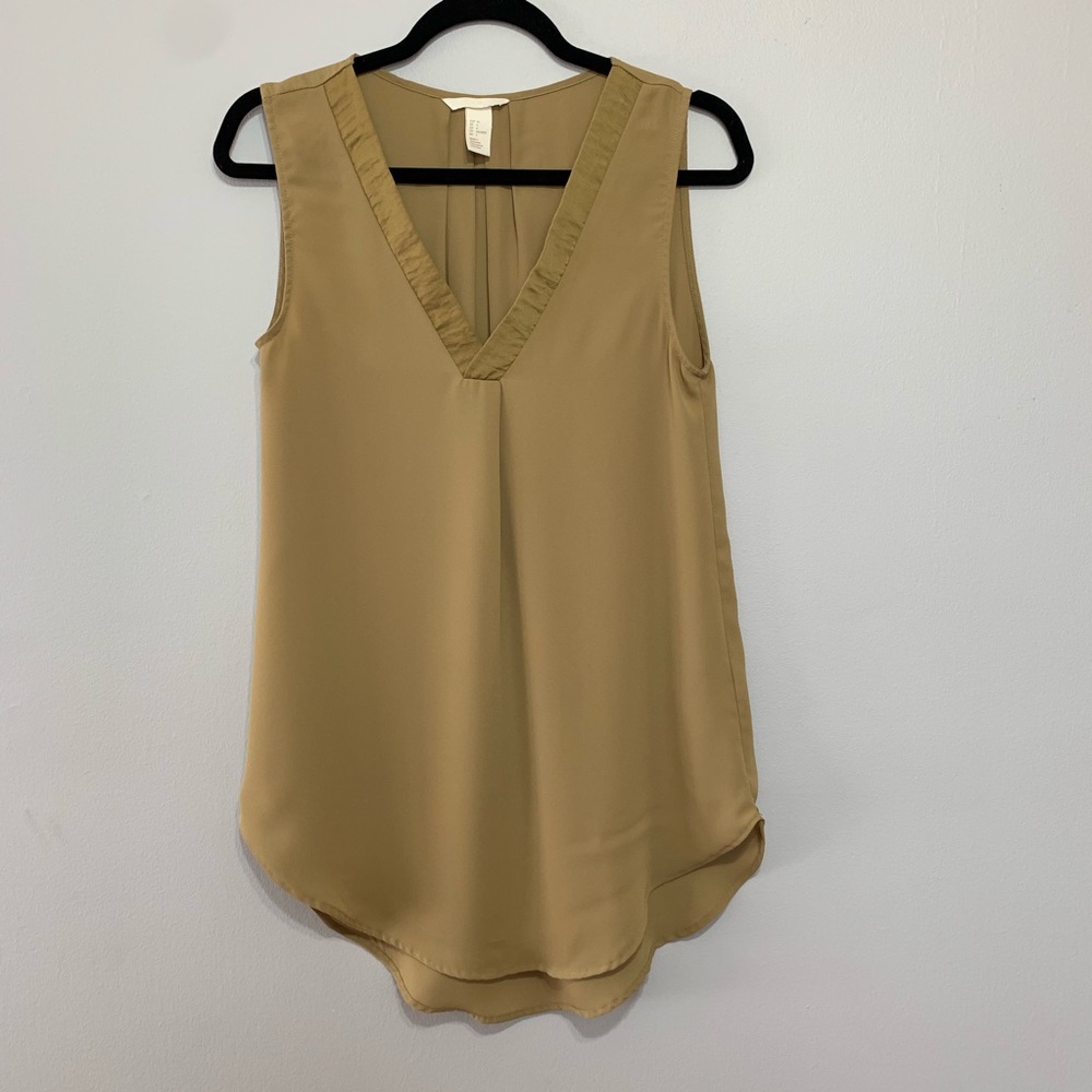 H&M Sleeveless V Neck Top